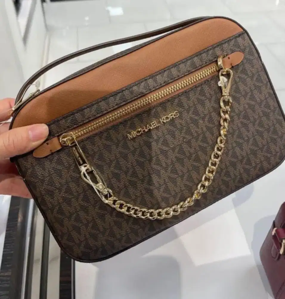 Tas Michael Kors Camera Bag