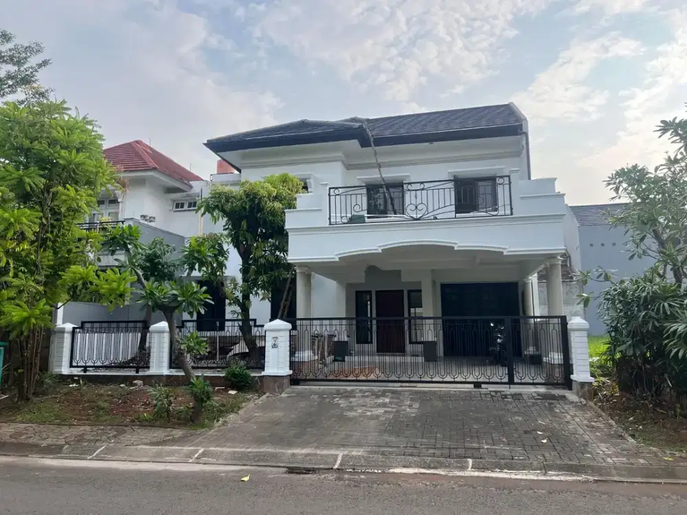 Dijual Rumah Mewah di Kota Wisata Cibubur - Halaman Belakang Luas Bisa dibuat Swimming Pool