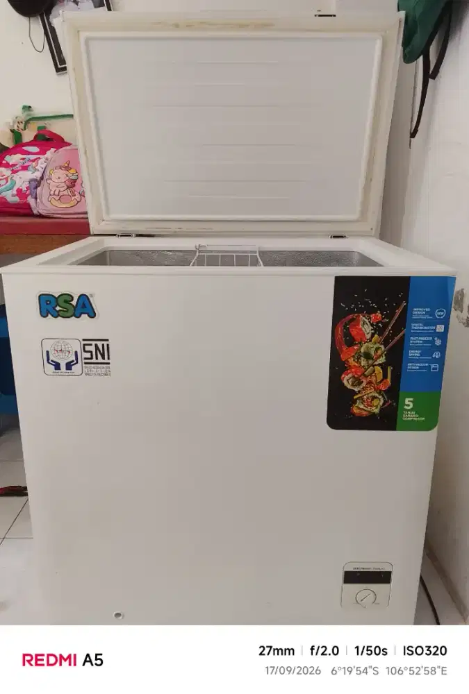 Di jual freezer RSA dan Meja kayu