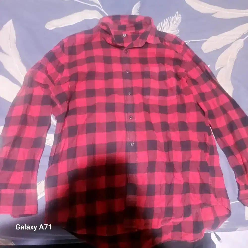 Baju Flanel UniQlo ukuran XL