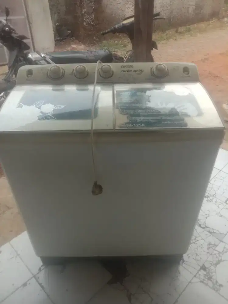 mesin Cuci 2 tabung Merek Akari