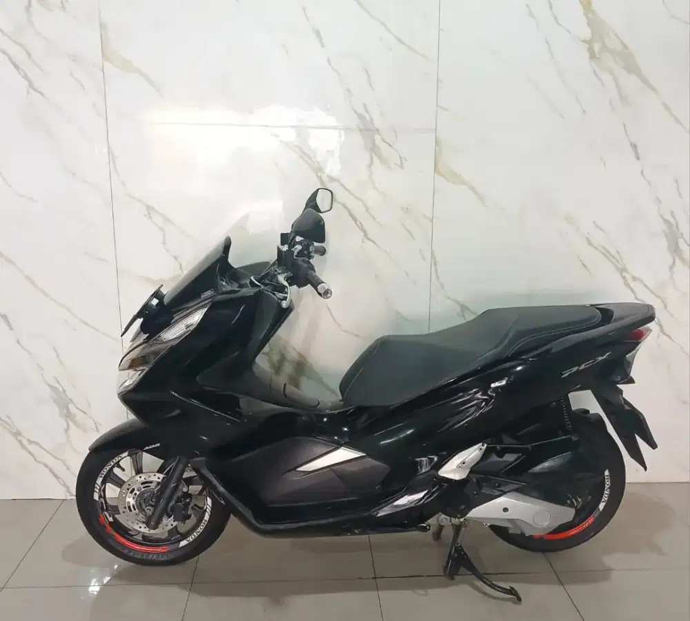 JUAL CEPAT Honda PCX 150 ABS Tahun 2020,Super Mulusss.. full ori..