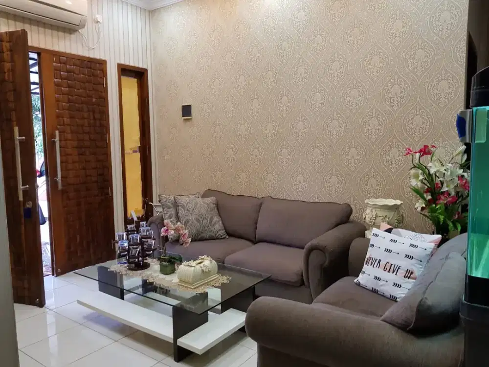 Dijual Rumah Dengan Harga Murah di Dalam Cluster Graha Raya Tangsel Dengan Bangunan 2 Lantai AM-7674