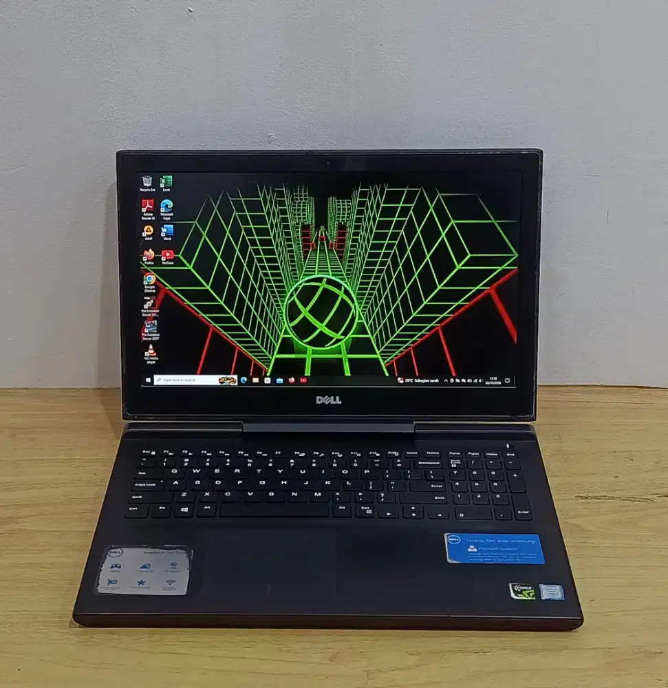 DELL Inspiron 15 7000  RAM 8GB SSD 255GB NVIDIA GeForce GTX 1050Ti