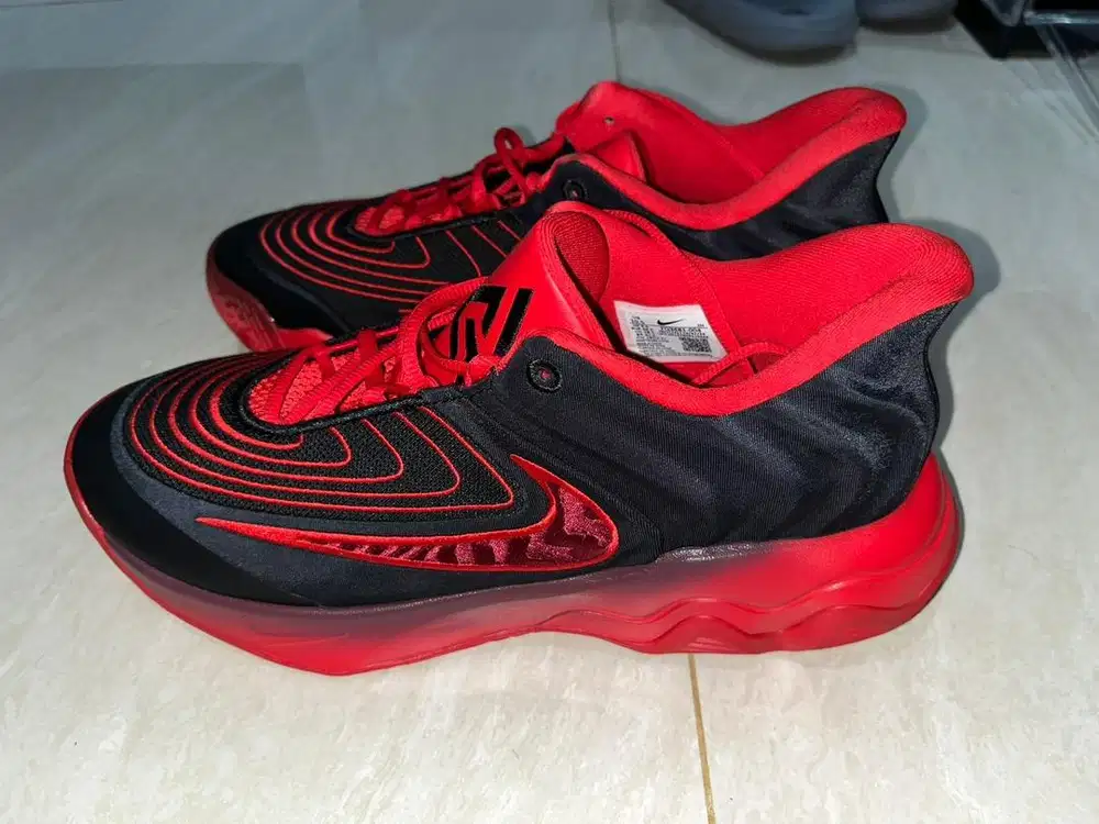 Sepatu basket giannis 4