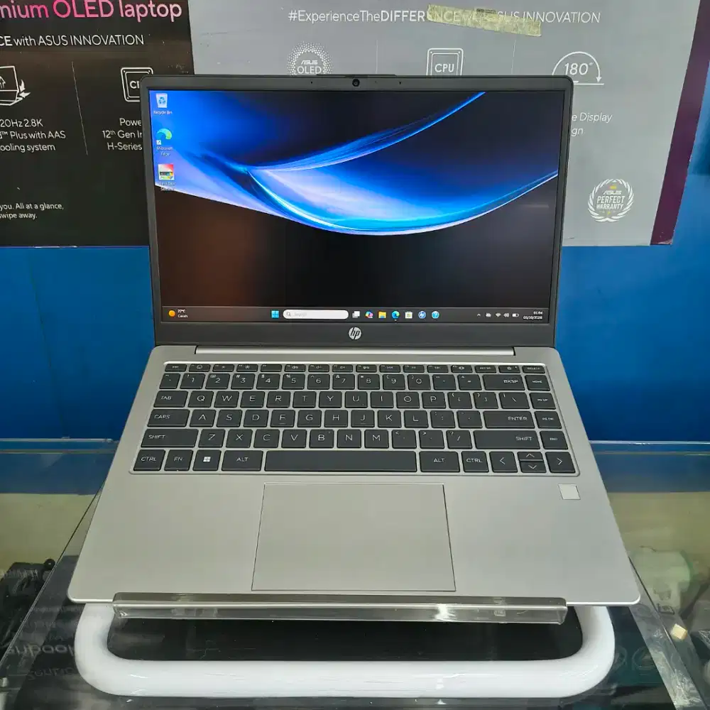 HP 245 G10 Ryzen 3-7320U Ram-8GB SSD-256GB 14inchi Mulusss