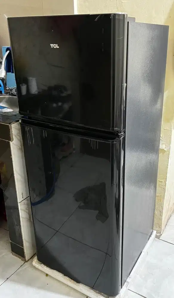 DIJUAL CEPAT KULKAS TCL 2 PINTU