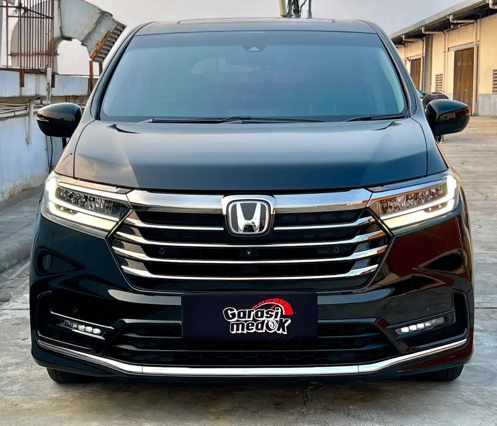 Honda Odyssey E Prestige 2021 Antik Low KM Murah Bekas Hitam Genap Top