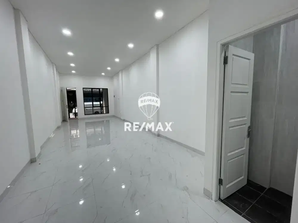 Di Jual Cepat Bangunan Rumah cocok untuk usaha di jelambar utama, Jakarta Barat