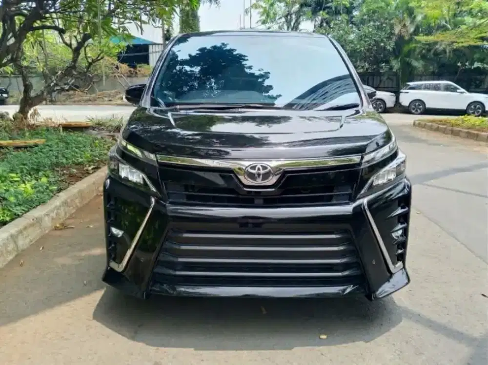 New Brand Toyota Voxy 2.0 AT