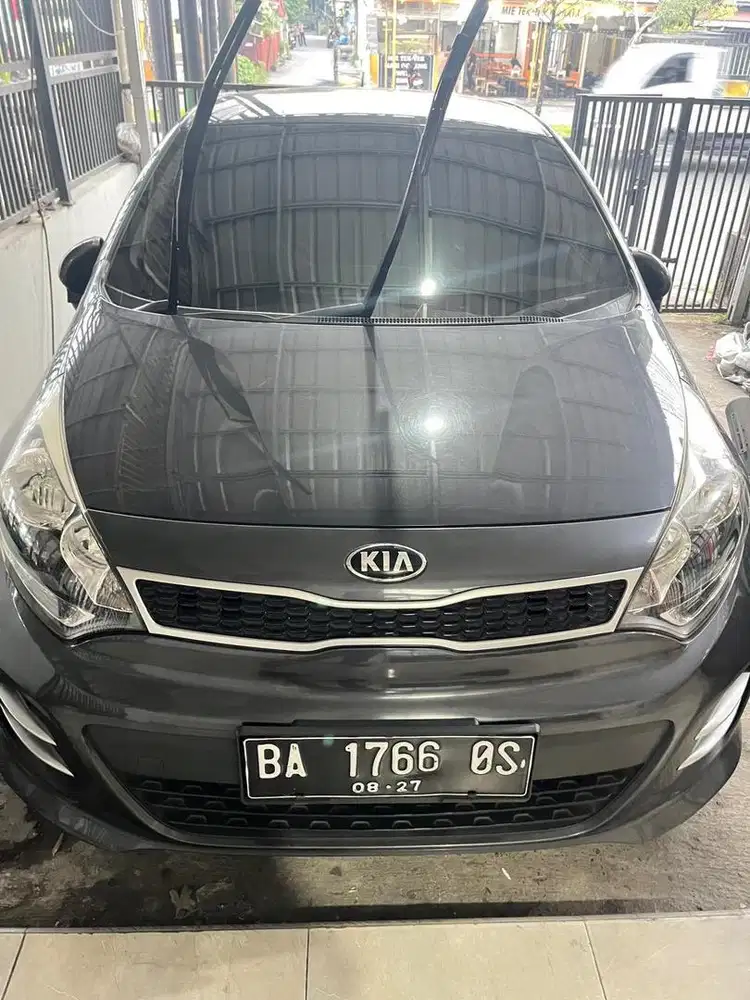 Dijual cepat Kia Rio pemakaian pribadi mulus AT 2016