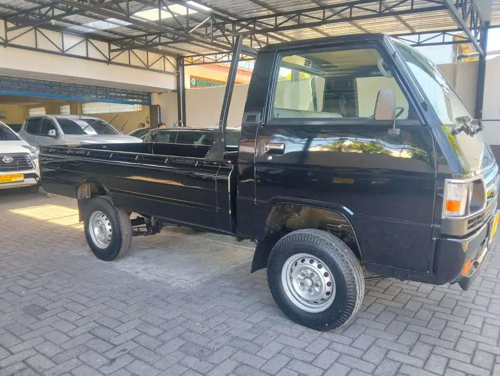 Mitsubishi L300  P-Up 2024 Hitam