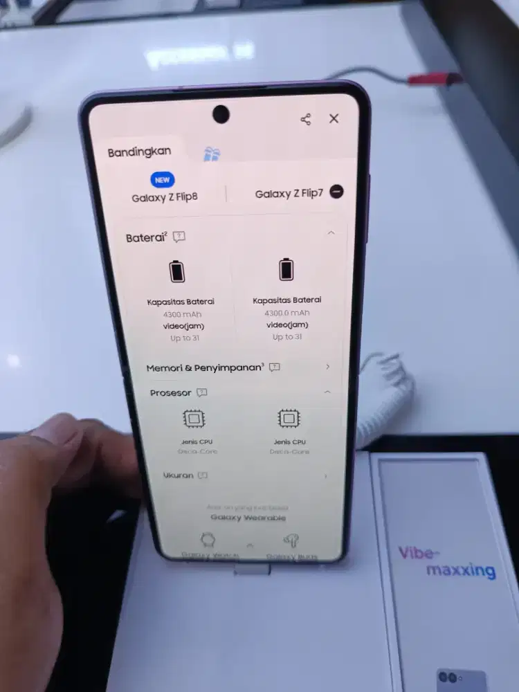 GALAXY Z FLIP 8