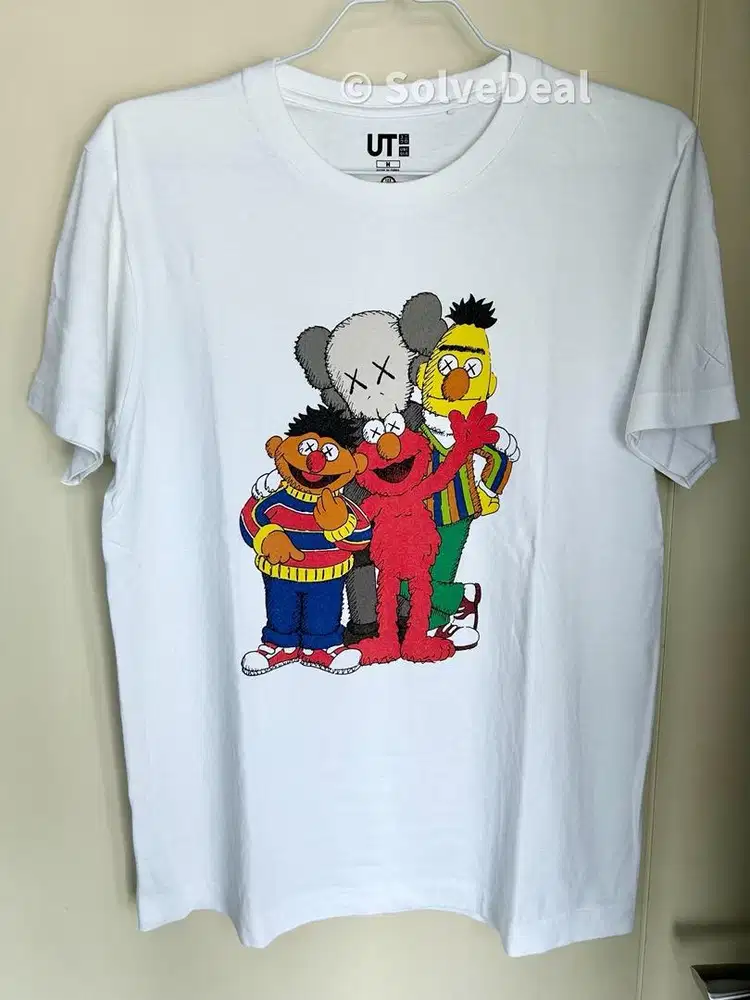 Kaos Uniqlo Kaws Sesame Street Group Tee White Limited Edition