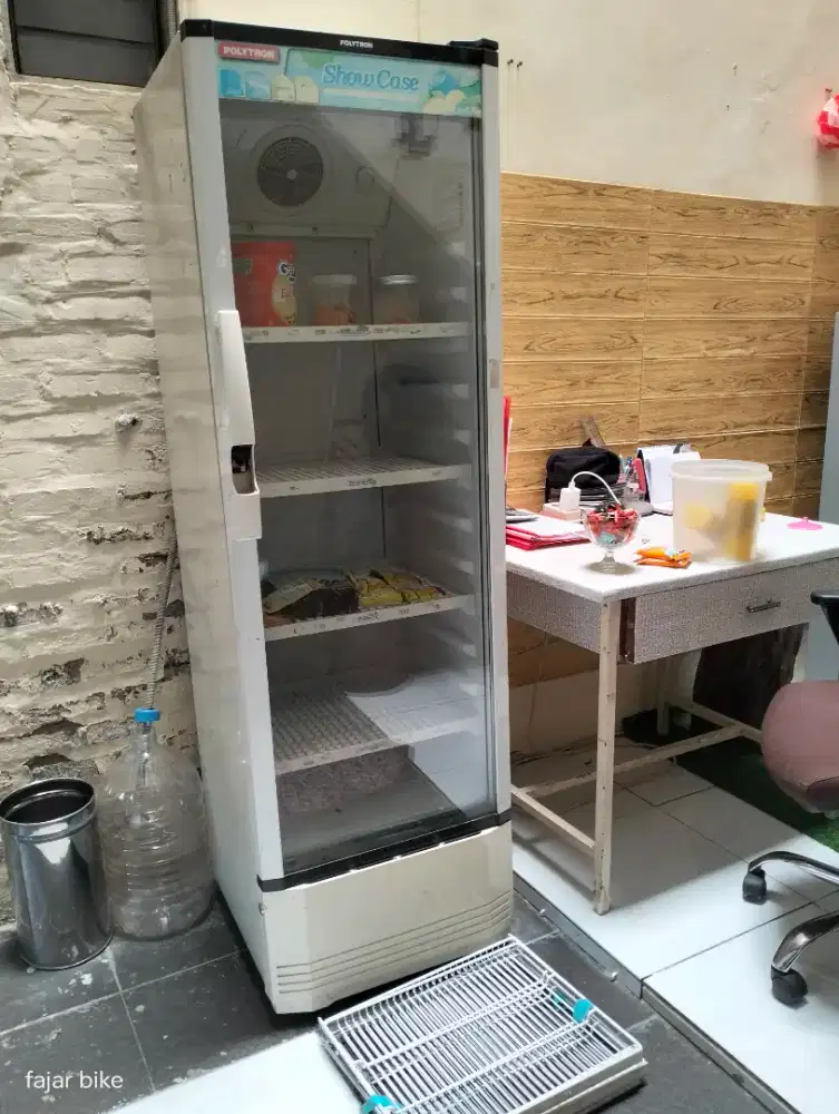Showcase Polytron SCN 231 4 Rak 250 Lt Kulkas Pendingin Display Kaca
