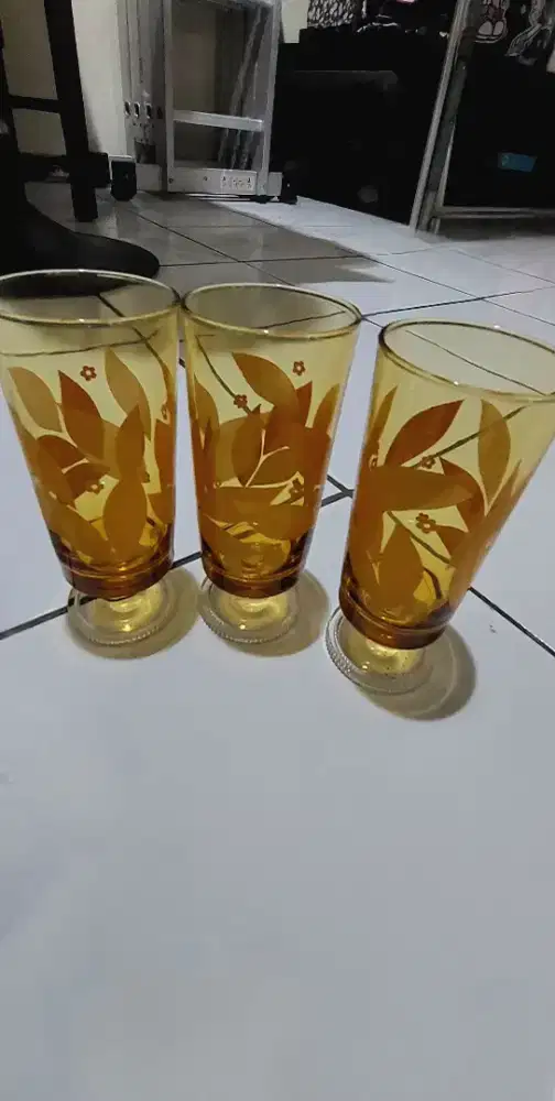 Gelas dan peralatan dapur