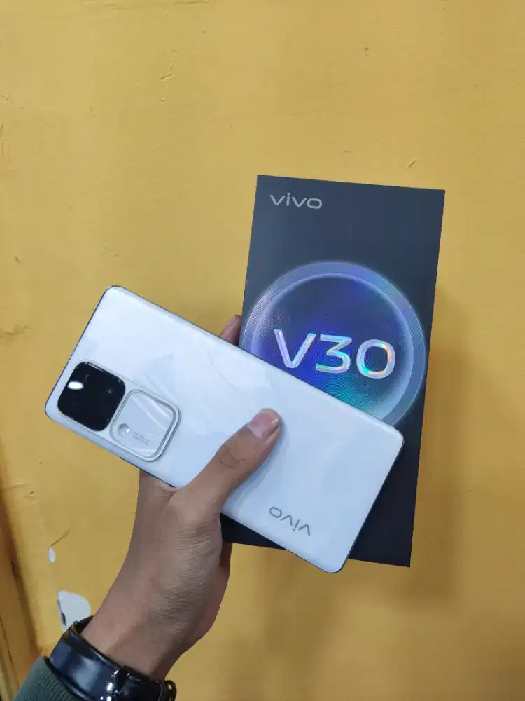 Vivo v30 5G 12/512 fullset mulus