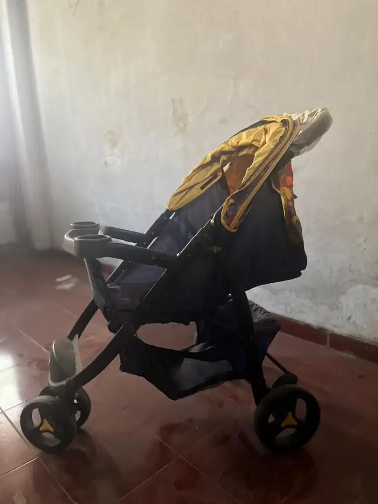 Stroller roda 3
