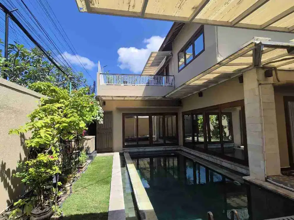 villa bumbak kerobokan bali