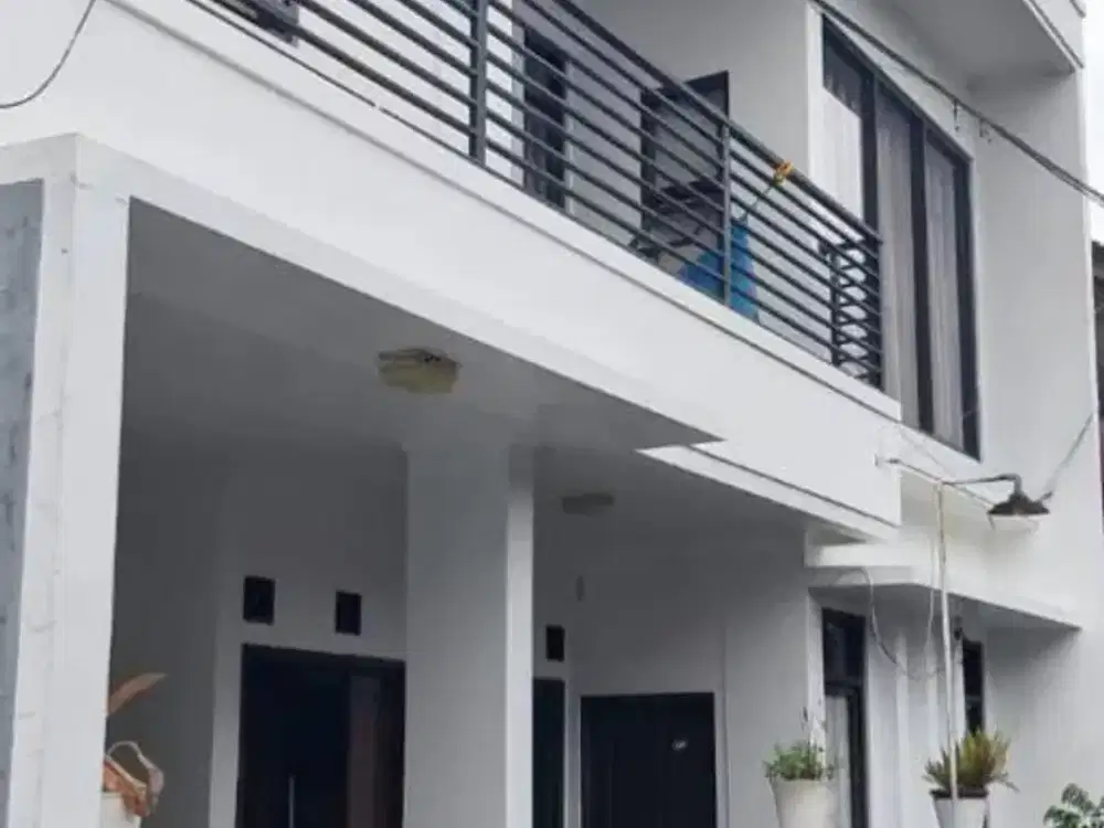 Rumah Baru Cantik Nyaman Full Renovasi di Komplek Riung Bandung