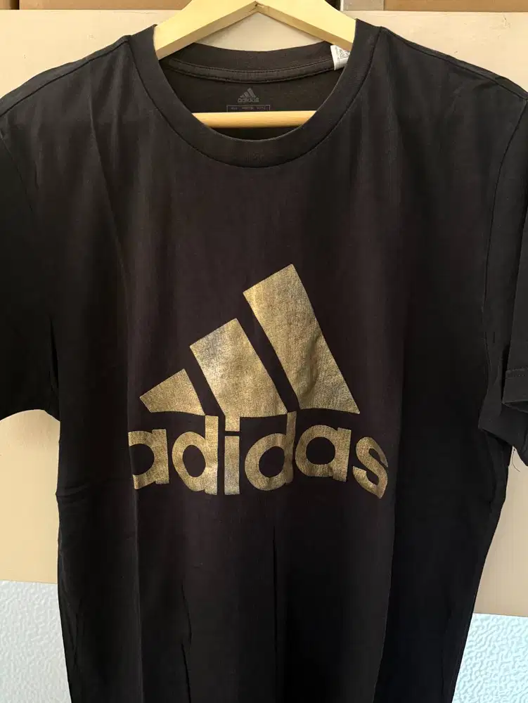 Kaos Adidas Big Logo Metallic Gold
