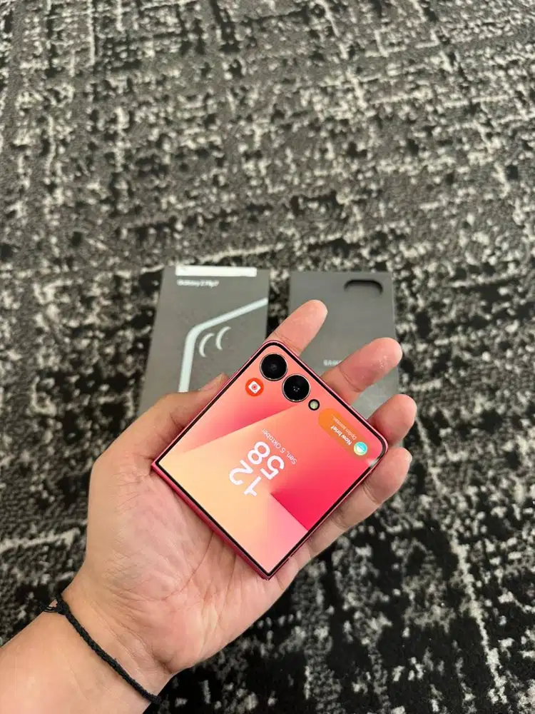 SAMSUNG Z FLIP 7 12/512GB SECOND RESMI