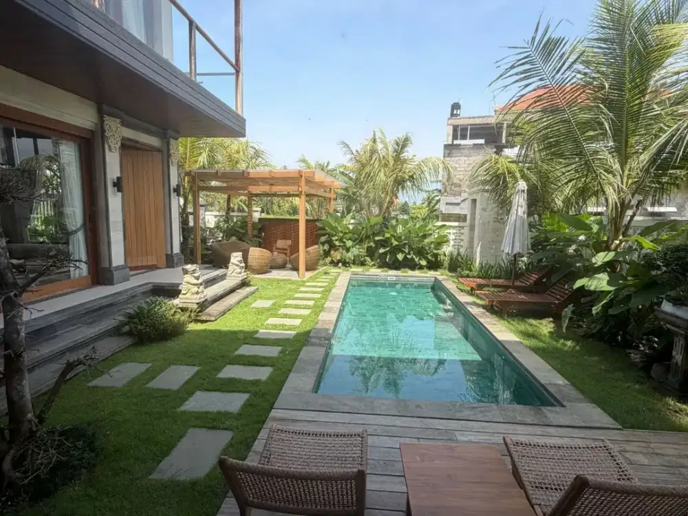 FOR LEASE MODERN VILLA WITH BALINESE TOUCH & RICE FIELDS VIEW.