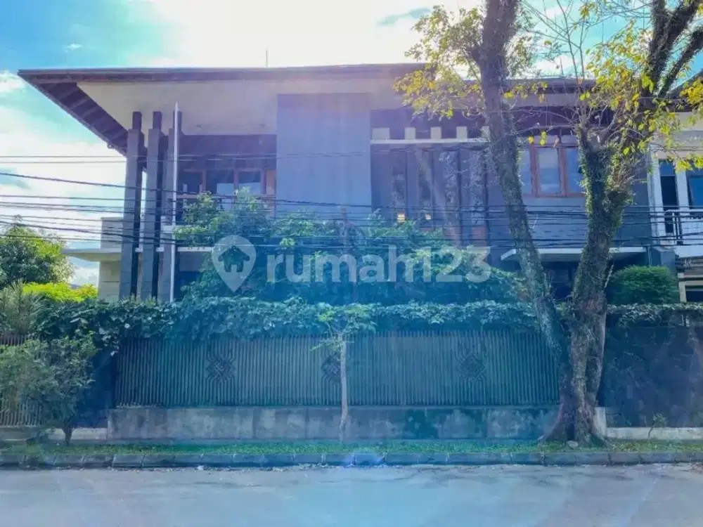 Dijual Rumah Lux Posisi Hook Terawat Siap Huni di Turangga Bandung