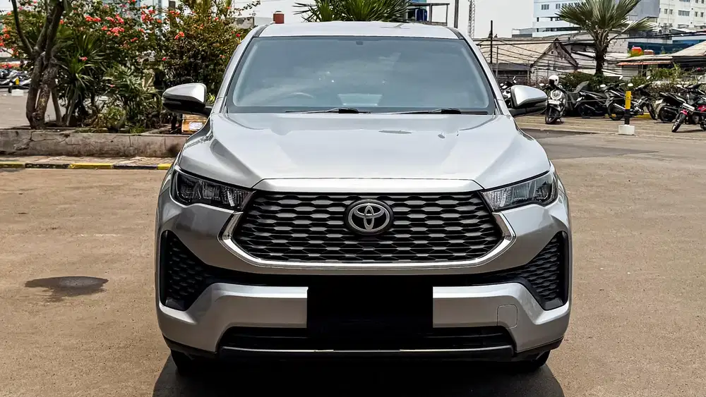 {TDP 50JT}Toyota Innova Zenix G Hybrid 2023 Abu Silver metalik