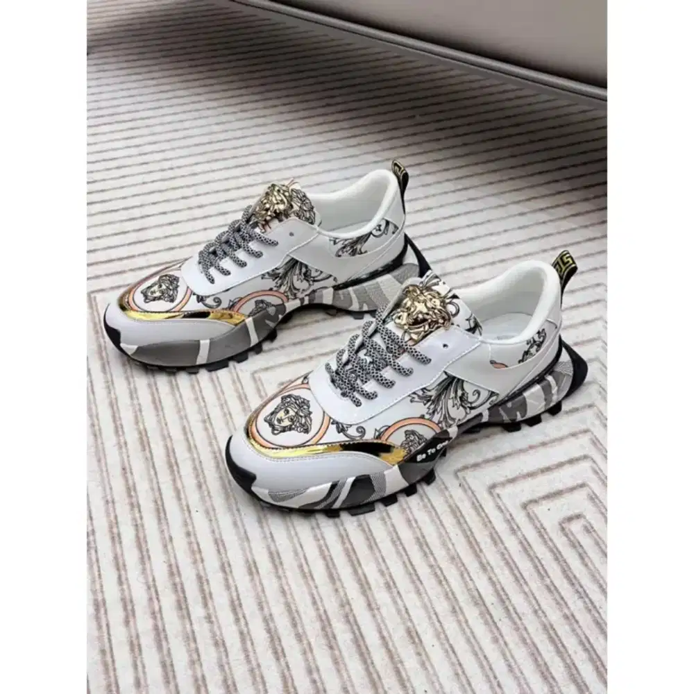 Sepatu sneakers fashion pria