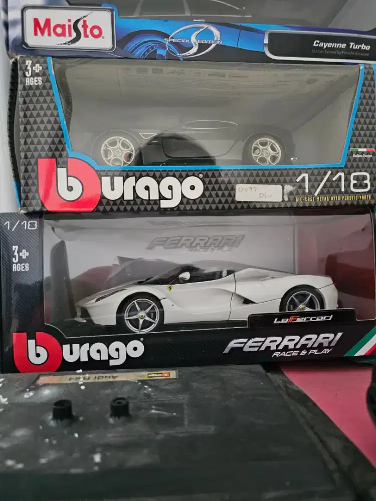 Jual Diecast FerarriLaferarri Burago 1:18 Special Edition