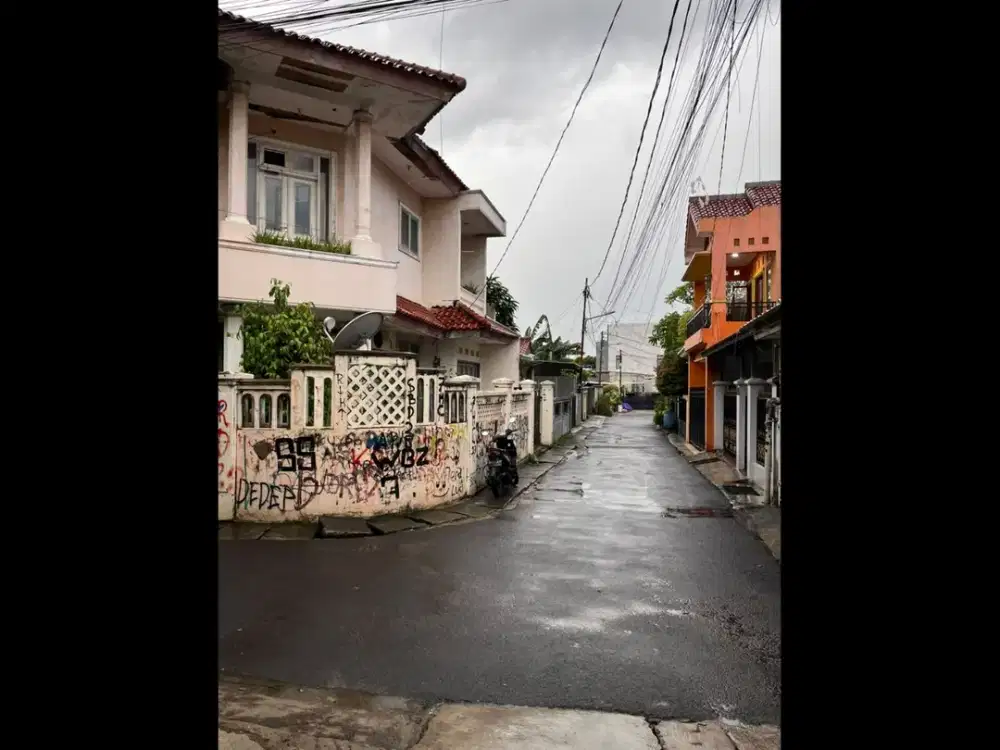 Dijual Rumah Hook 2 Lantai Pesanggrahan Ulujami LT 171m SHM Dekat Bintaro Kebayoran