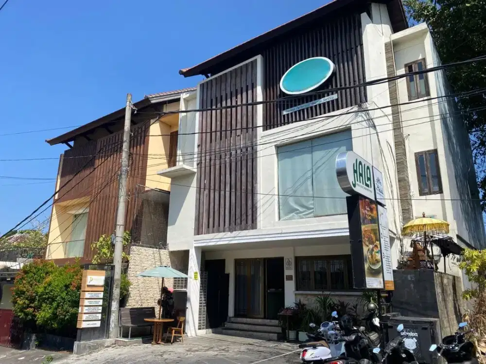 Prime Location! 3 Floors Commercial Building Available For Sale in Umalas