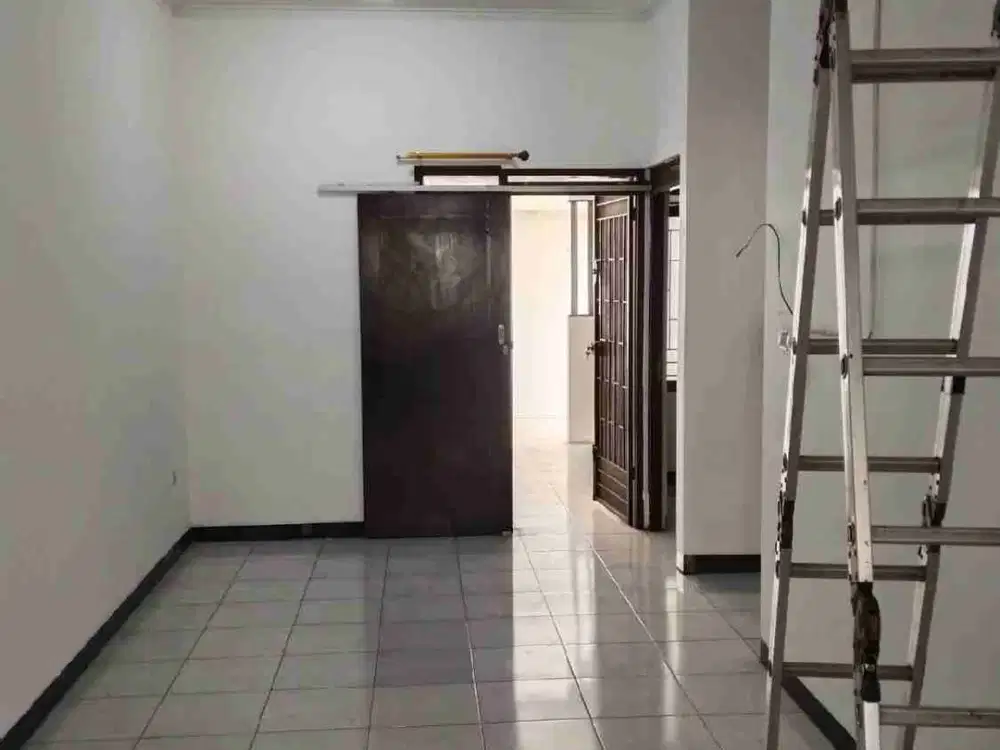 disewakan rumah di taman Kopo indah 3 siap huni