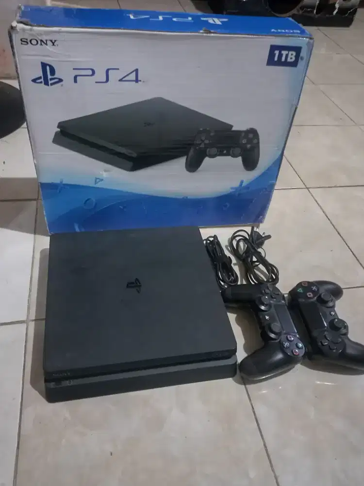 Playstation 4 (PS4) Slim 1tb