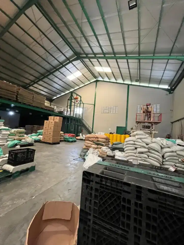 LOWONGAN OPERATOR MESIN TIUP , HELPER GUDANG & KURIR