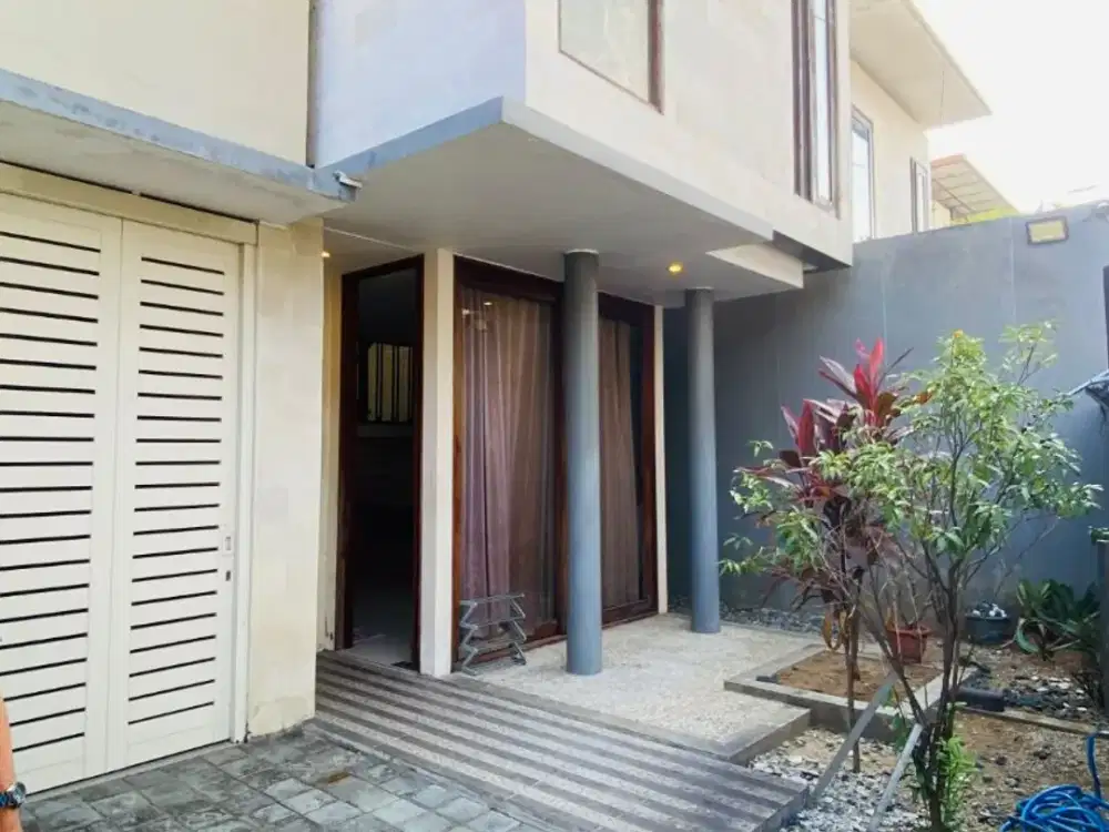 JUAL RUMAH MEWAH PURA DEMAK