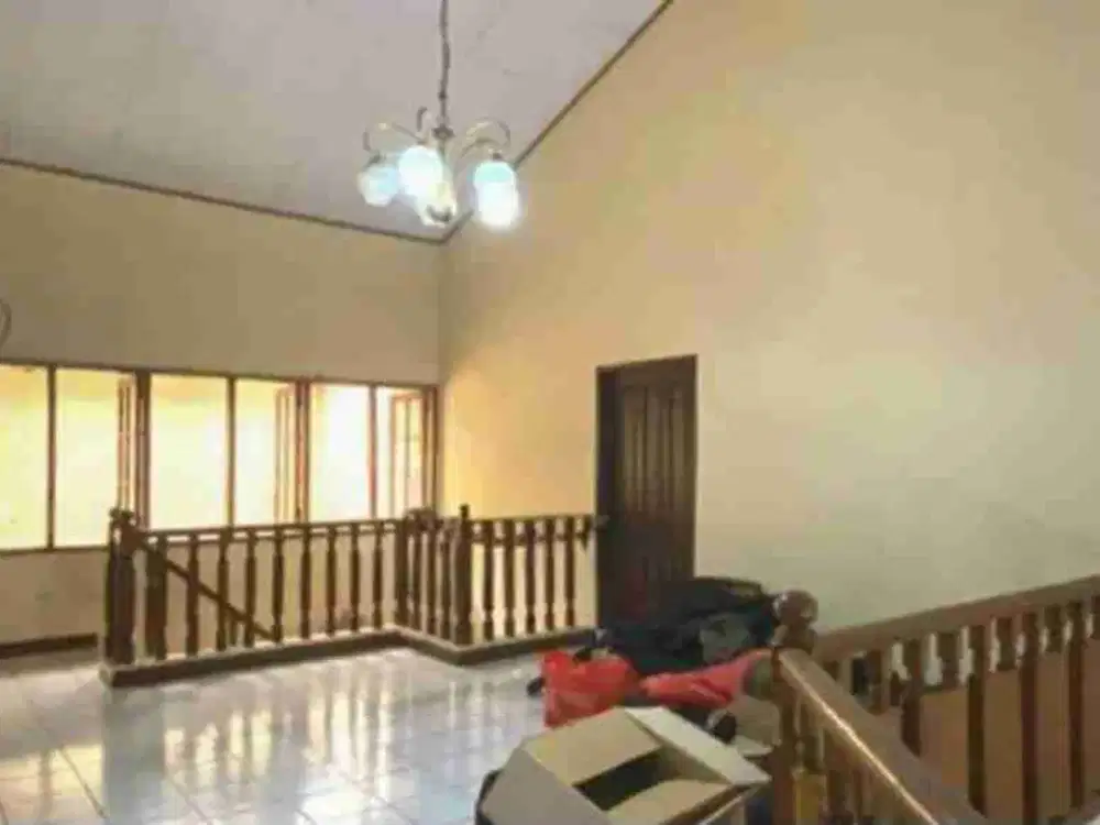 Rumah Lama Dalam Komplek Dekat MRT Lebak Bulus