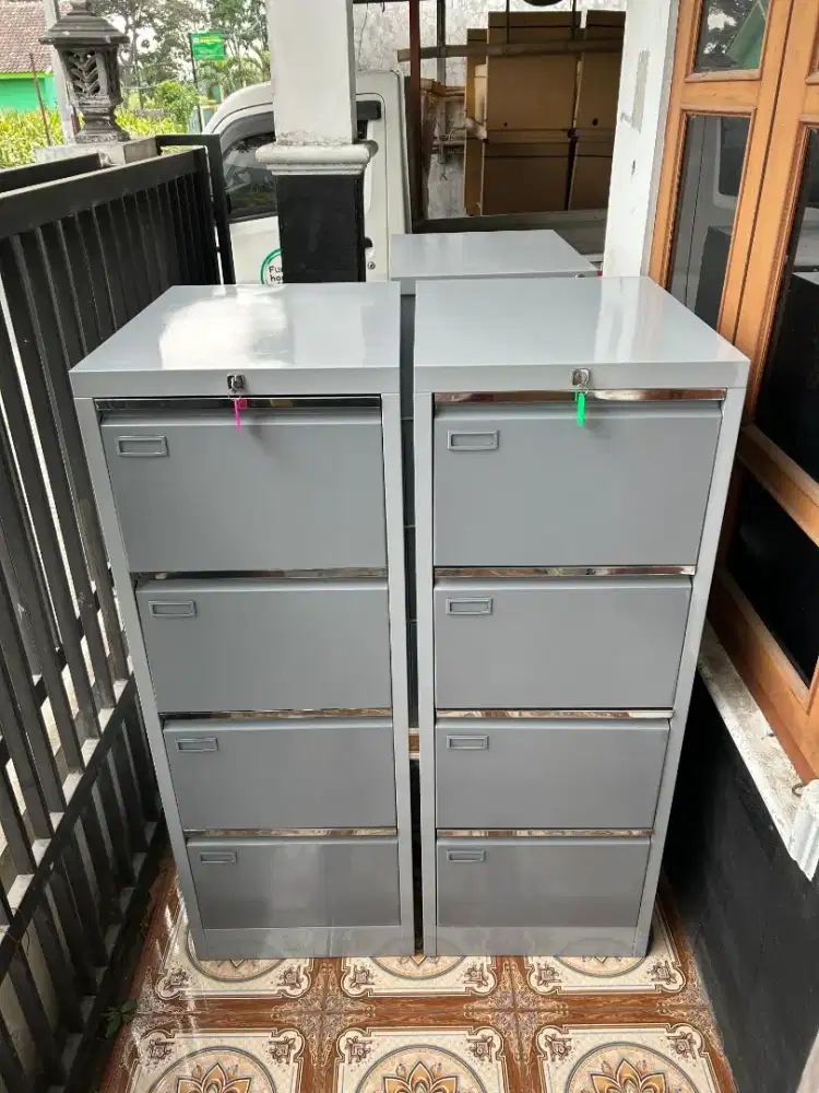 Filing kabinet bekas