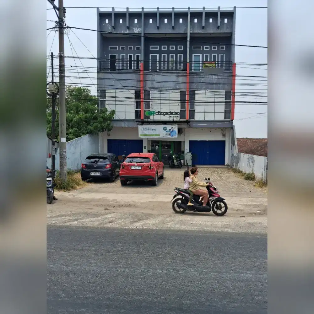 DISEWAKAN RUKO 3 LANTAI