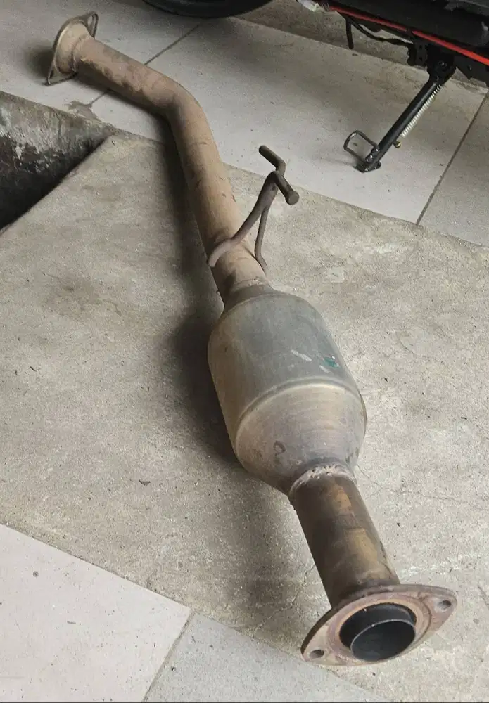 Knalpot Front Pipe Original Toyota Fortuner VNT – Catalytic Converter