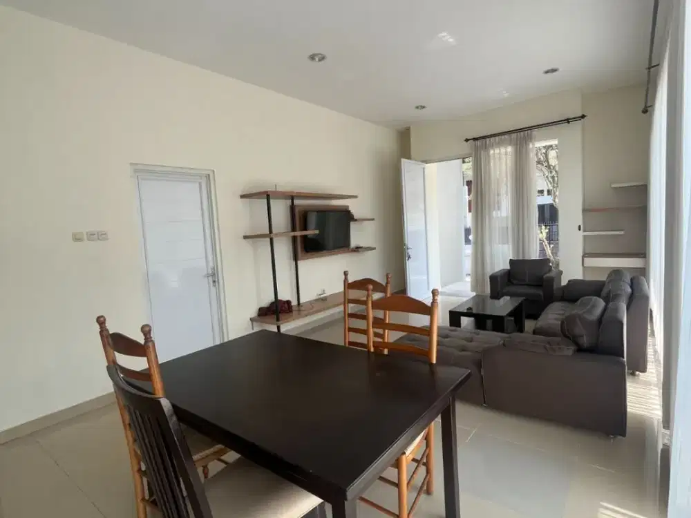 Disewakan Rumah Semi Furnish Di Graha Candi Golf Panorama Semarang