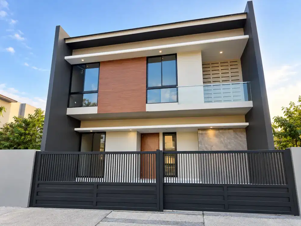 DIJUAL rumah Pakuwon City dekat Pakuwon city mall