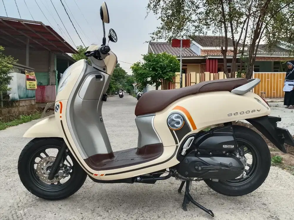 58@;DP:600RB BDPK SCOOPY SPORTY 2021