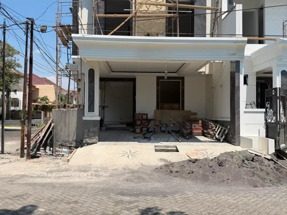 Kawasan Prestisius Surabaya Timur, Manyar Kertoadi Row jalan 5 mobil