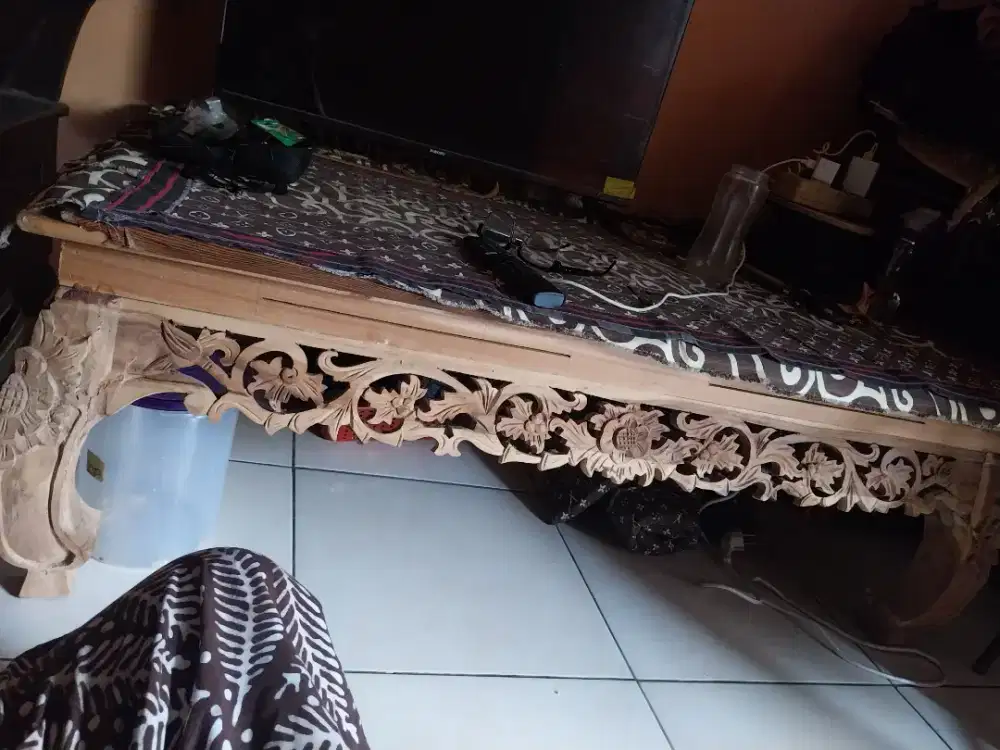 Meja ukir jati jepara