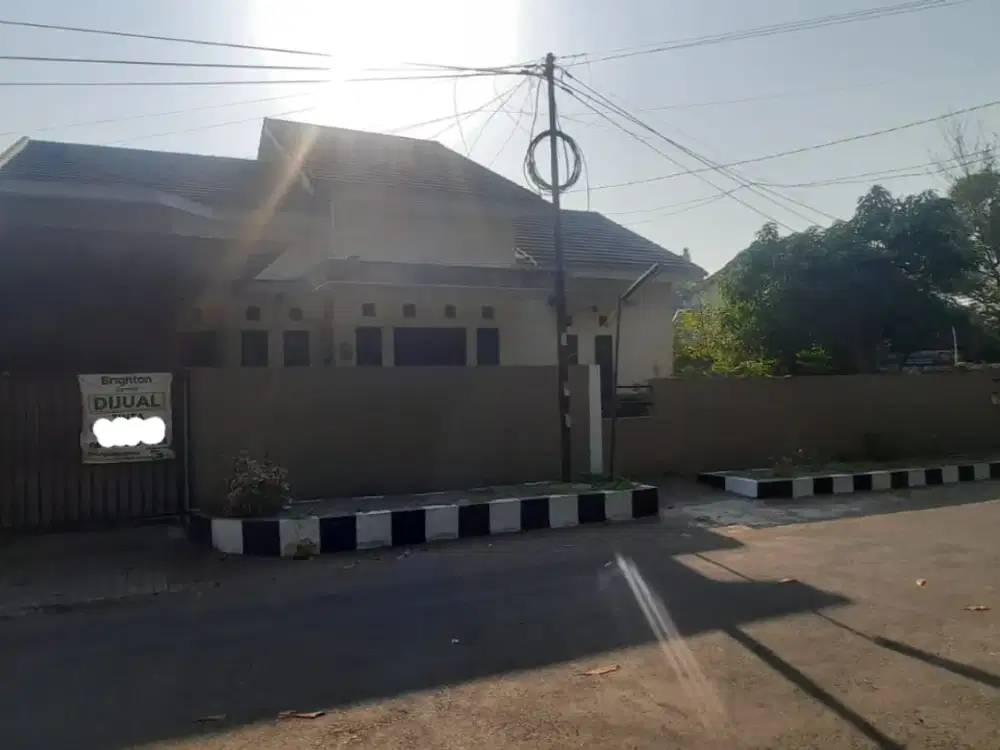 Rumah Besar, Pojok, Perum Pondok Jati, Tengah Kota Sidoarjo