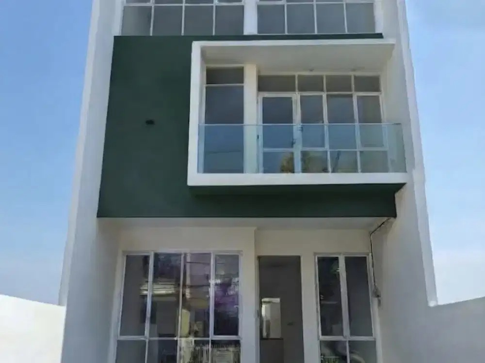 Dijual rumah siap huni 3,5 lantai dalam cluster di Kelapa Gading, Jakarta Utara