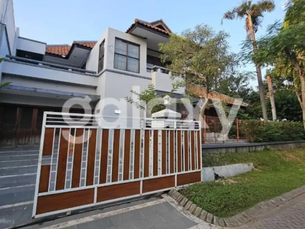 Rumah Graha Family Surabaya 2 Lantai HOOK Selatan Timur