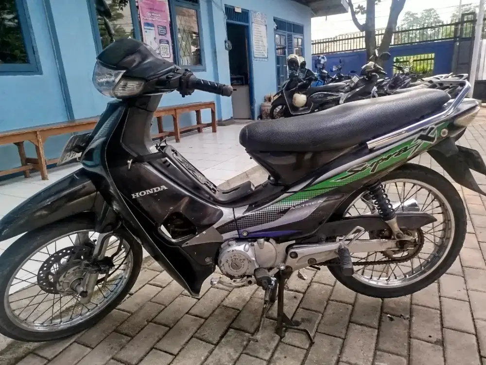 Honda Supra 100,thn 2001,F kab.bgr